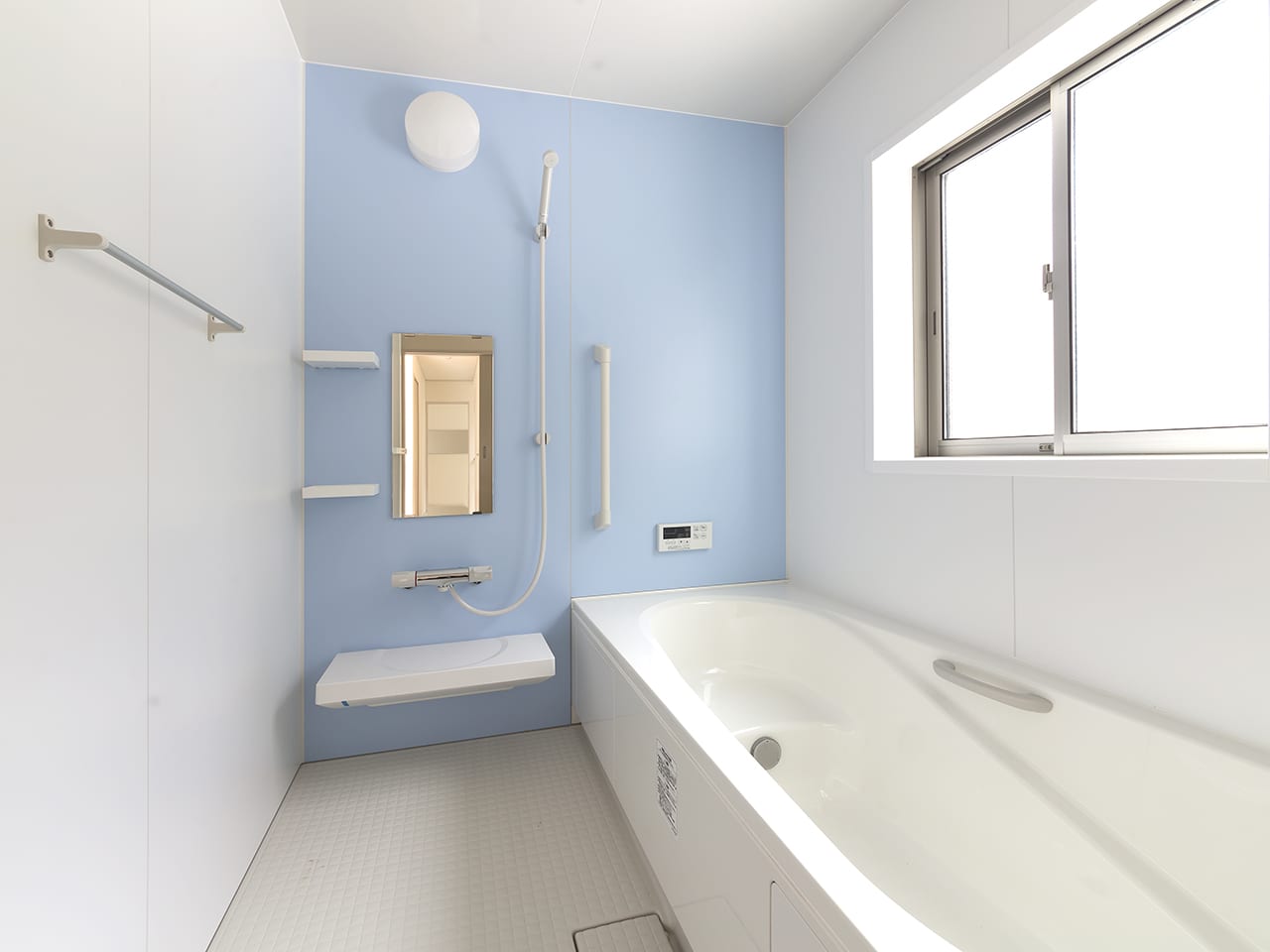 浴槽・浴室水回り専用特殊塗装・リフォーム参考価格のイメージ画像、綺麗な浴室の写真